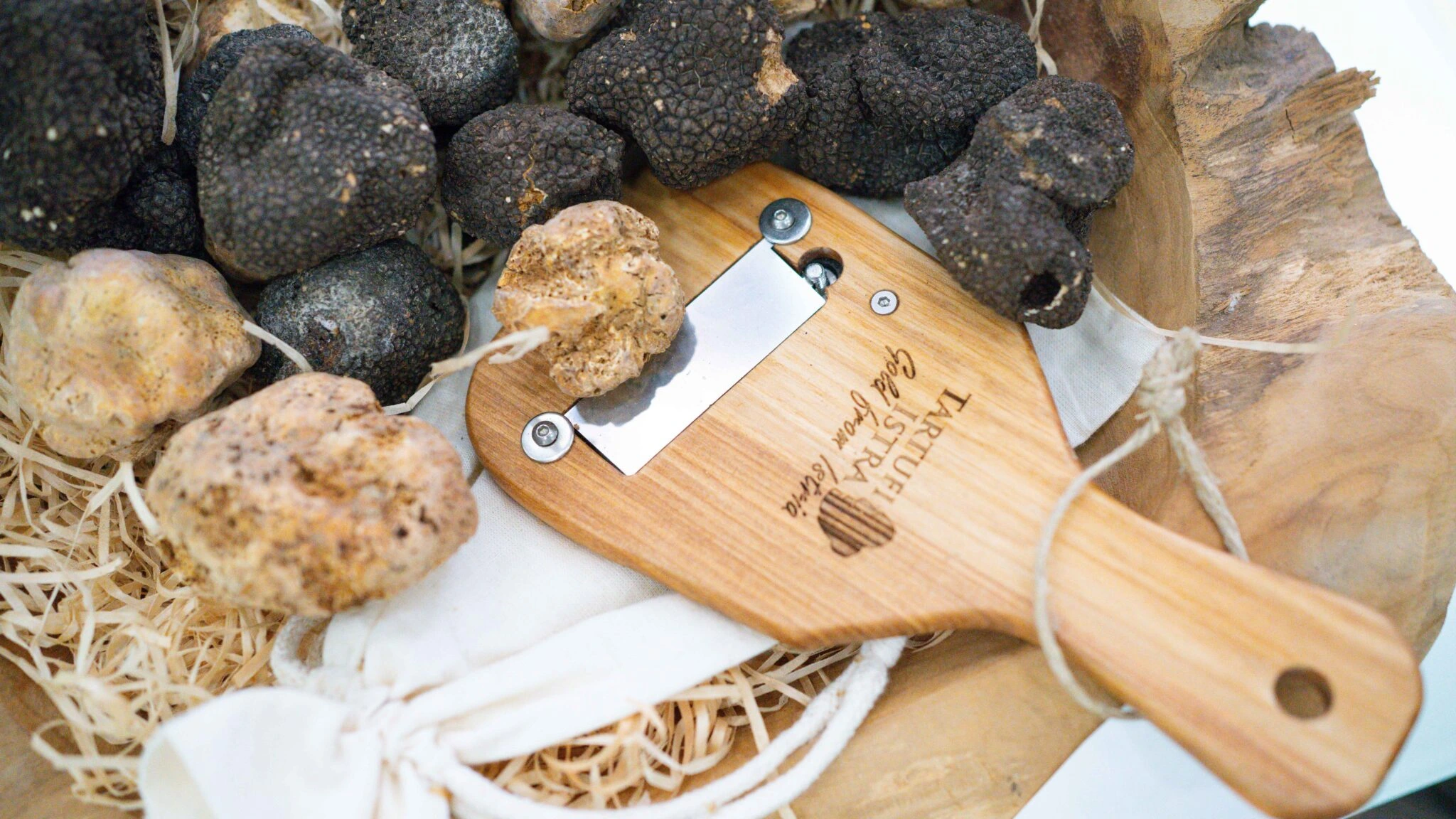 Svježi tartufi, proizvodi od tartufa i poklon paketi – Tartufi Istra webshop